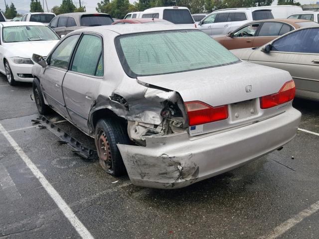 1HGCG5640WA056086 - 1998 HONDA ACCORD LX SILVER photo 3