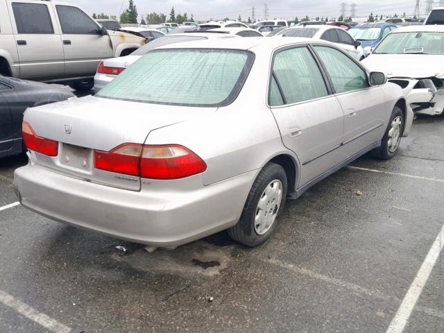 1HGCG5640WA056086 - 1998 HONDA ACCORD LX SILVER photo 4