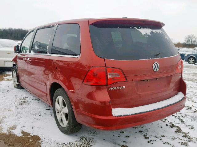 2V8HW34159R500099 - 2009 VOLKSWAGEN ROUTAN SE RED photo 3