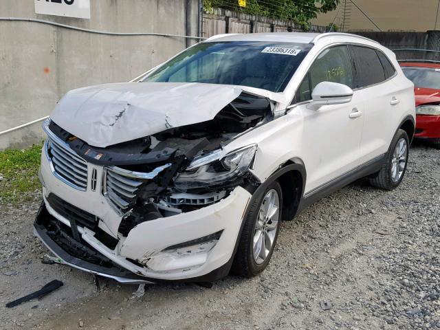 5LMCJ2C93HUL12097 - 2017 LINCOLN MKC SELECT WHITE photo 2