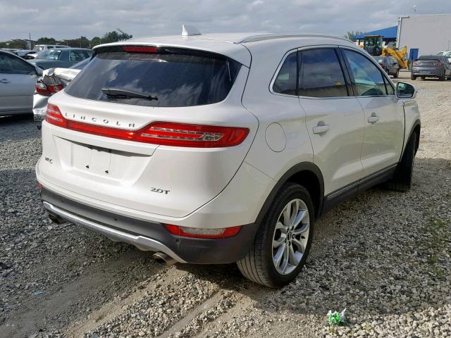 5LMCJ2C93HUL12097 - 2017 LINCOLN MKC SELECT WHITE photo 4