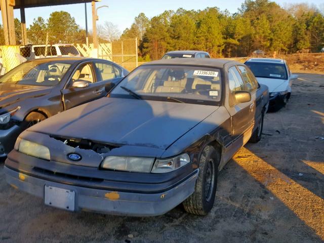 2FACP75W8NX181345 - 1992 FORD CROWN VICT GRAY photo 2