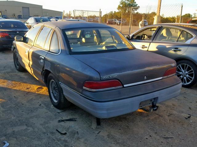 2FACP75W8NX181345 - 1992 FORD CROWN VICT GRAY photo 3