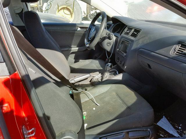 3VW2K7AJ4FM311775 - 2015 VOLKSWAGEN JETTA BASE RED photo 5