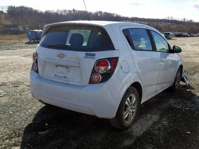 1G1JA6SH5C4142244 - 2012 CHEVROLET SONIC LS თეთრი ფოტო 4