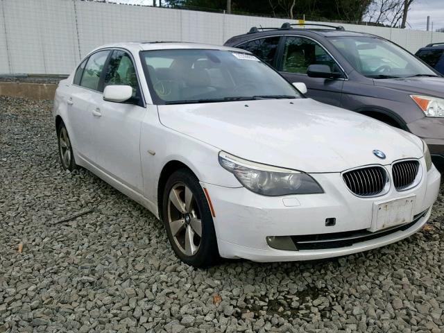 WBANV13558CZ57087 - 2008 BMW 528 XI WHITE photo 1