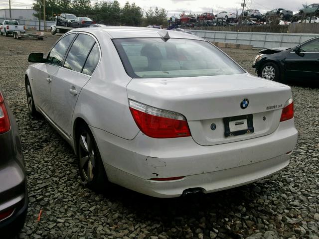 WBANV13558CZ57087 - 2008 BMW 528 XI WHITE photo 3