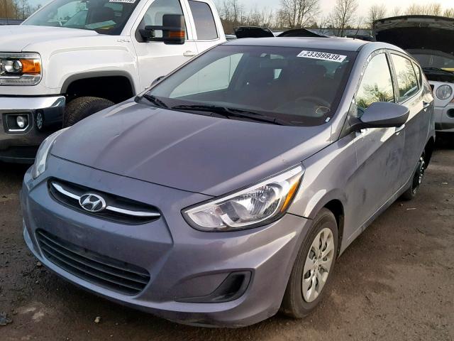 KMHCT5AE4HU343129 - 2017 HYUNDAI ACCENT SE GRAY photo 2