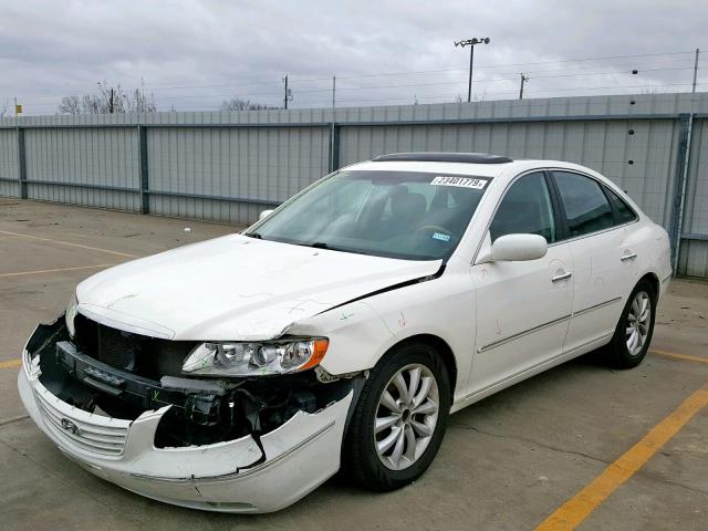 KMHFC46FX6A036149 - 2006 HYUNDAI AZERA SE WHITE photo 2