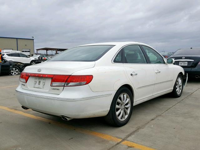 KMHFC46FX6A036149 - 2006 HYUNDAI AZERA SE WHITE photo 4