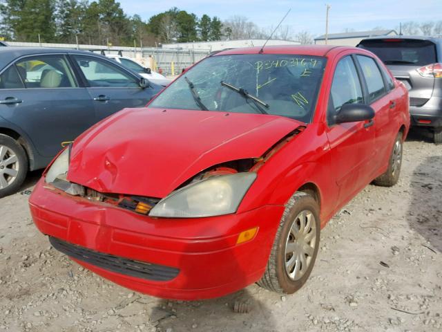 1FAFP343X4W146376 - 2004 FORD FOCUS SE C RED photo 2