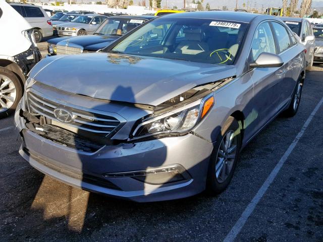 5NPE24AF0FH186287 - 2015 HYUNDAI SONATA SE SILVER photo 2