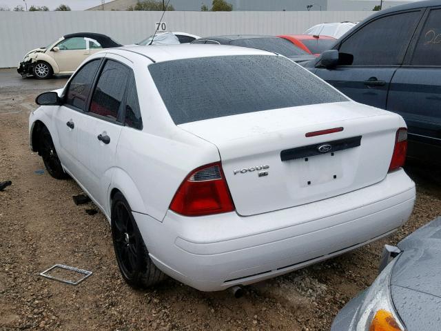 1FAFP34N37W226804 - 2007 FORD FOCUS ZX4 WHITE photo 3