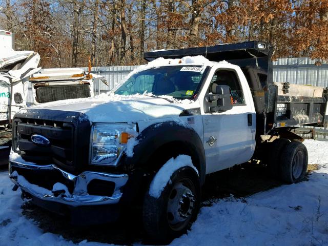 1FDUF5HT6GEB00740 - 2016 FORD F550 SUPER WHITE photo 2