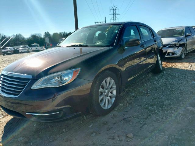 1C3CCBBG1DN659650 - 2013 CHRYSLER 200 TOURIN Бордовый фото 2