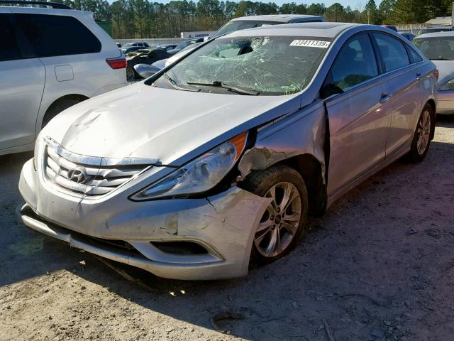 5NPEC4AC0BH126488 - 2011 HYUNDAI SONATA SE GRAY photo 2