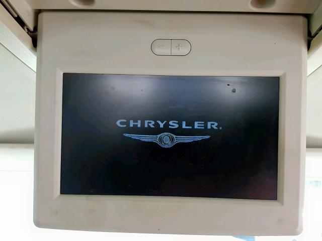 2A8HR44H88R643514 - 2008 CHRYSLER TOWN & COU 银色 照片 10