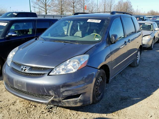 5TDZK23C38S141088 - 2008 TOYOTA SIENNA CE GRAY photo 2