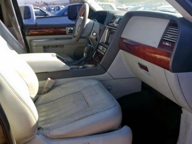 5LMFU27R94LJ28233 - 2004 LINCOLN NAVIGATOR შავი ფოტო 5