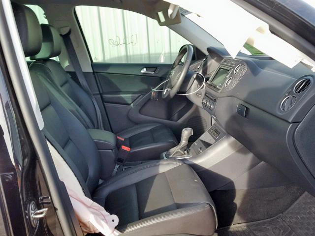WVGUV7AX7HW505884 - 2017 VOLKSWAGEN TIGUAN SPO შავი ფოტო 5