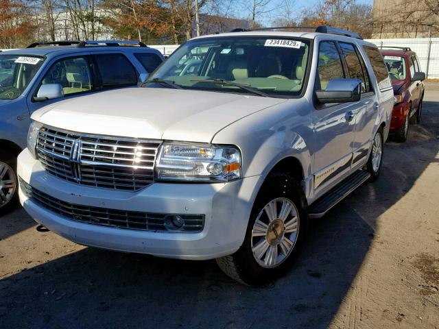 5LMFU28579EJ01281 - 2009 LINCOLN NAVIGATOR Weiß Foto 2