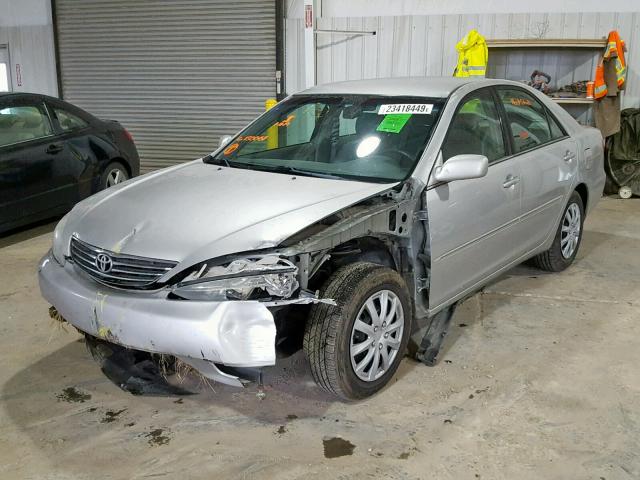 4T1BE32K16U150061 - 2006 TOYOTA CAMRY LE SILVER photo 2