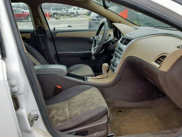 1G1ZB5E02CF332796 - 2012 CHEVROLET MALIBU LS WHITE photo 5