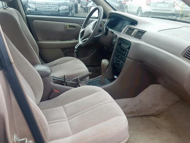 4T1BF22K3YU108243 - 2000 TOYOTA CAMRY LE BEIGE photo 5