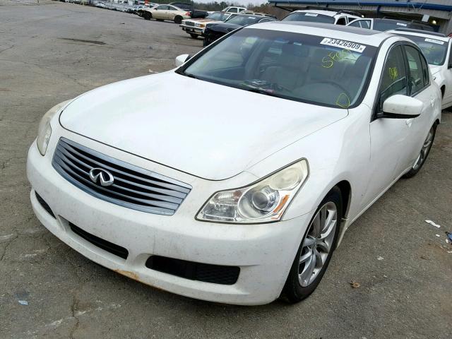 JNKCV61E99M304590 - 2009 INFINITI G37 BASE WHITE photo 2