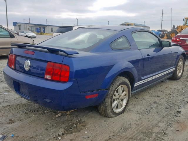 1ZVFT80N475212356 - 2007 FORD MUSTANG BLUE photo 4
