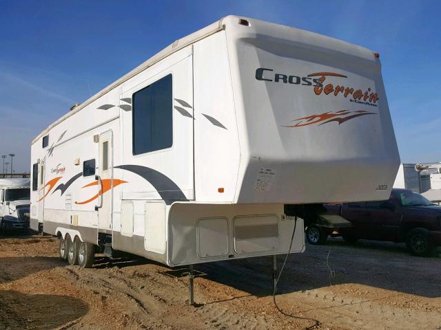 4V0FC39365A002018 - 2005 CROS 5TH WHEEL WHITE photo 1