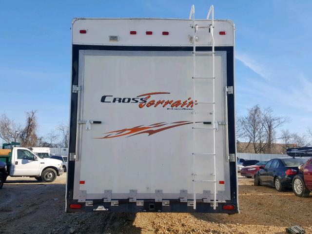 4V0FC39365A002018 - 2005 CROS 5TH WHEEL WHITE photo 6