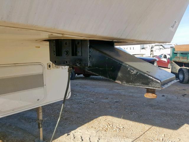 4V0FC39365A002018 - 2005 CROS 5TH WHEEL WHITE photo 8