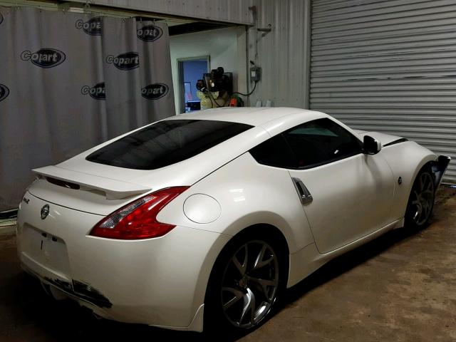 JN1AZ4EH5HM952130 - 2017 NISSAN 370Z BASE WHITE photo 4