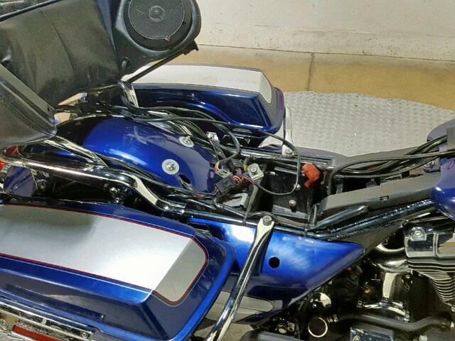 1HD1FCW126Y647304 - 2006 HARLEY-DAVIDSON FLHTCUI BLUE photo 16