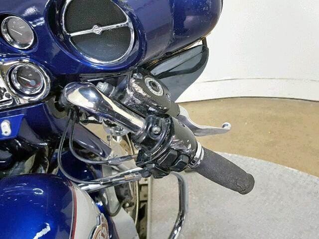 1HD1FCW126Y647304 - 2006 HARLEY-DAVIDSON FLHTCUI BLUE photo 17