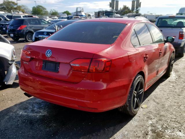 3VW2K7AJ6DM378861 - 2013 VOLKSWAGEN JETTA BASE RED photo 4