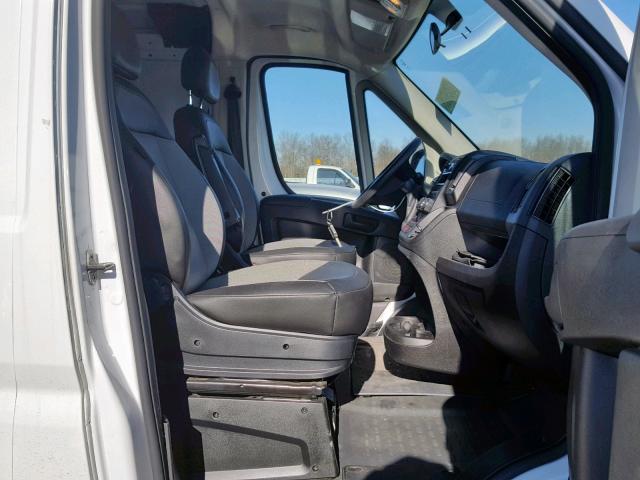 3C6TRVAG4HE526587 - 2017 RAM PROMASTER WHITE photo 5