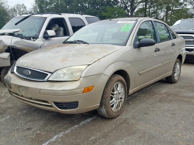 1FAFP34N86W151774 - 2006 FORD FOCUS ZX4 GOLD photo 2