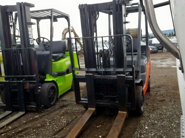 10959 - 2010 TOYOTA FORKLIFT ORANGE photo 2