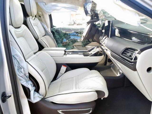 5LMJJ2TT8JEL02510 - 2018 LINCOLN NAVIGATOR SILVER photo 5