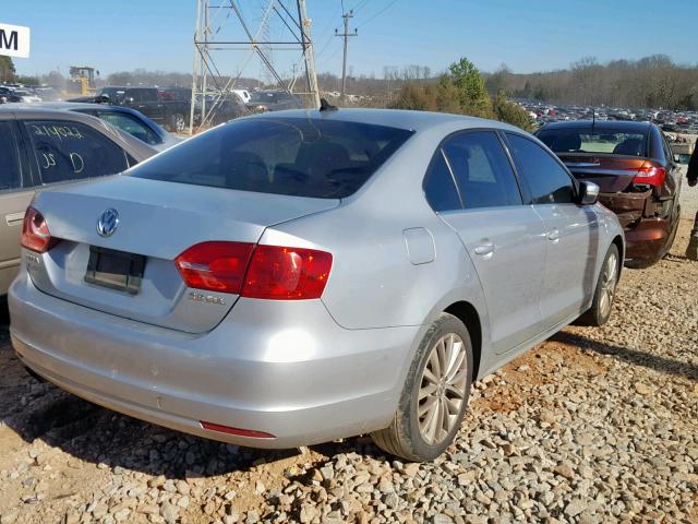 3VWLX7AJ7BM355799 - 2011 VOLKSWAGEN JETTA SEL SILVER photo 4