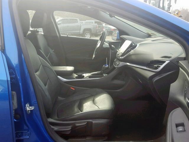 1G1RC6S58HU140496 - 2017 CHEVROLET VOLT LT BLUE photo 5