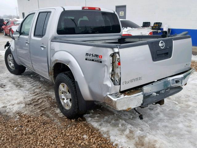 1N6AD07W48C432648 - 2008 NISSAN FRONTIER C SILVER photo 3