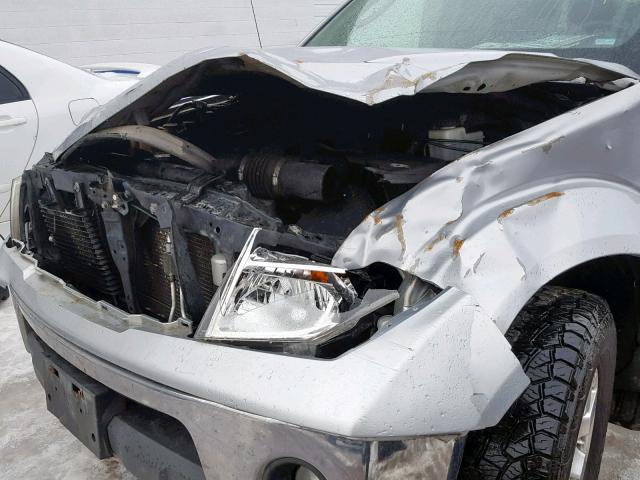 1N6AD07W48C432648 - 2008 NISSAN FRONTIER C SILVER photo 9