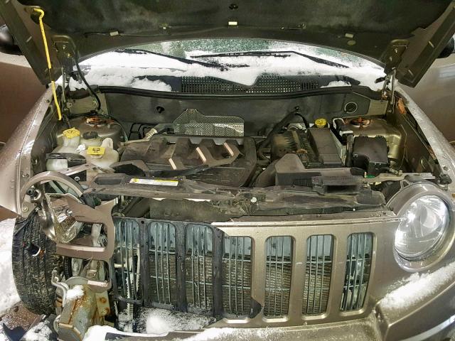 1J8FF47W98D588763 - 2008 JEEP COMPASS SP 金色 照片 7