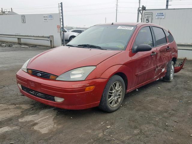 3FAFP37Z63R139975 - 2003 FORD FOCUS ZX5 RED photo 2
