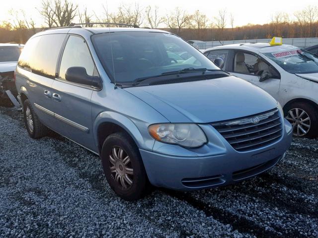 2C4GP54L15R101959 - 2005 CHRYSLER TOWN & COU BLUE photo 1