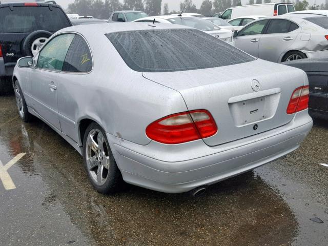 WDBLJ65G32T126288 - 2002 MERCEDES-BENZ CLK 320 SILVER photo 3