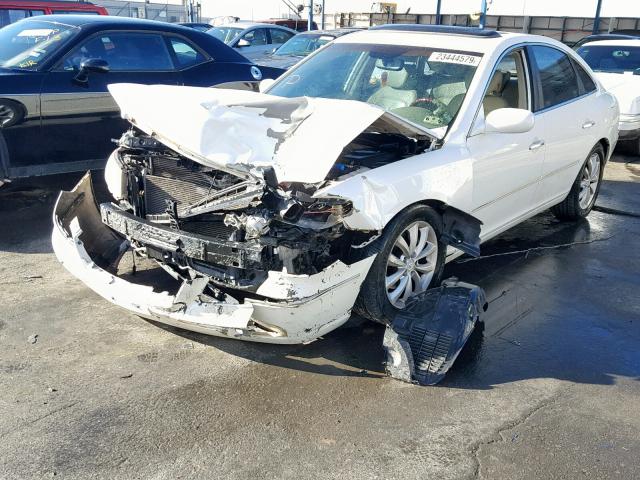 KMHFC46F46A121598 - 2006 HYUNDAI AZERA SE WHITE photo 2